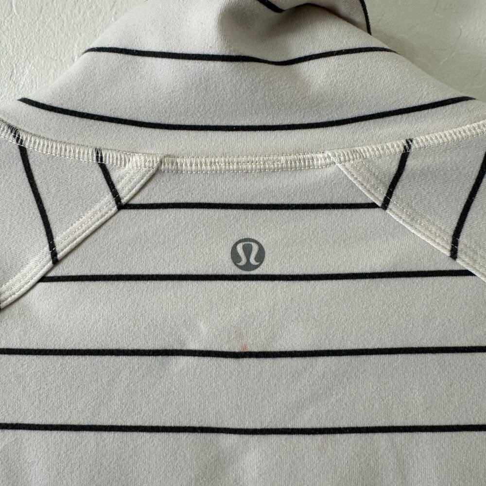 Lululemon Zip Up Jacket - Picture 8 of 8